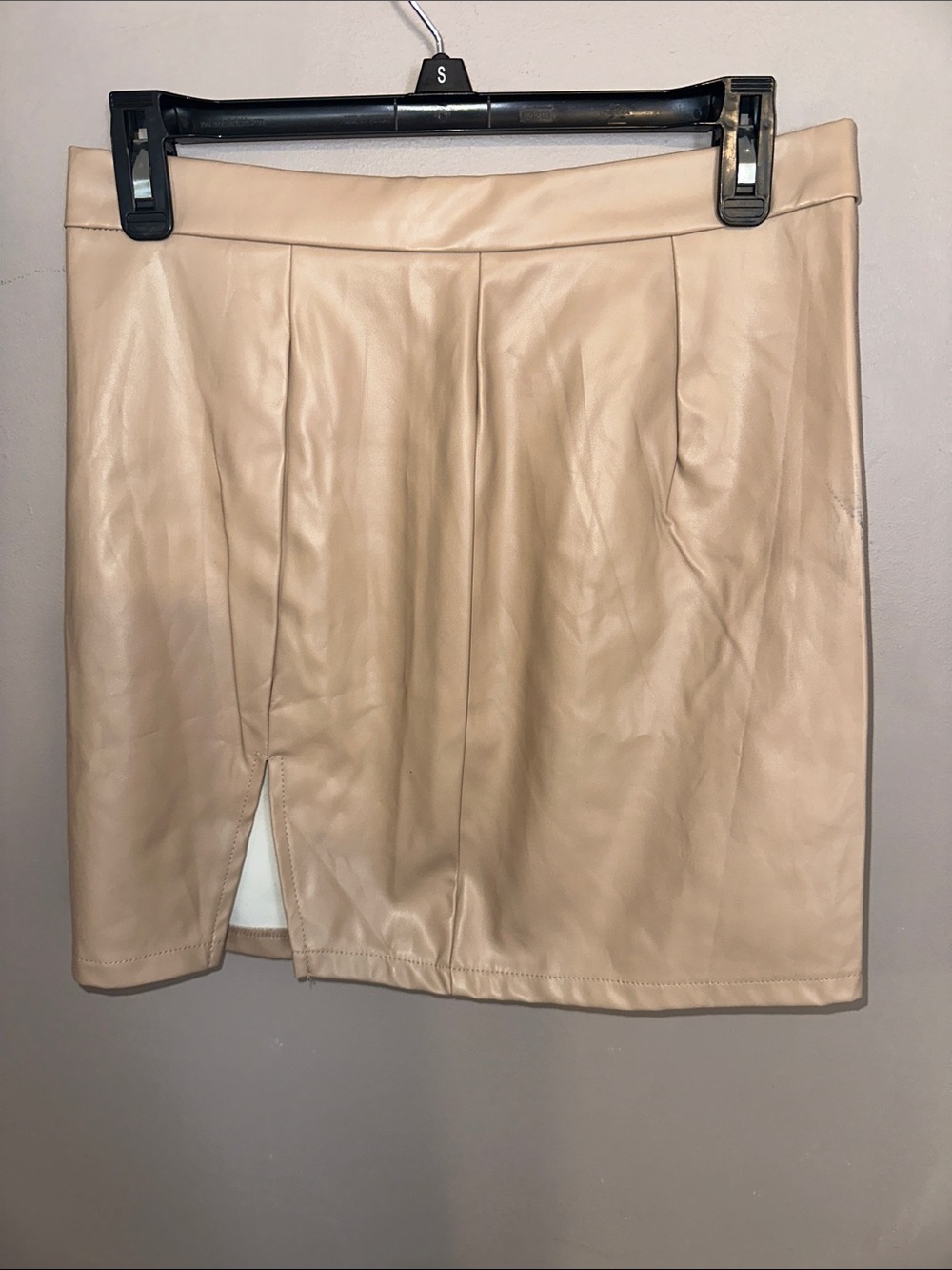 SHEIN Nude Faux Leather Mini Skirt with Front Slit